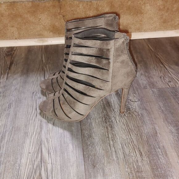 DHeart 4.5" heel ankle boot Sz 9 - Picture 3 of 7